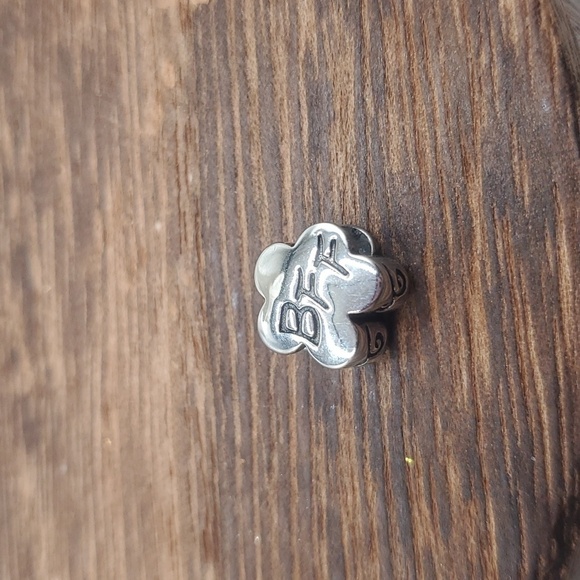 BFF flower charm - Picture 1 of 2